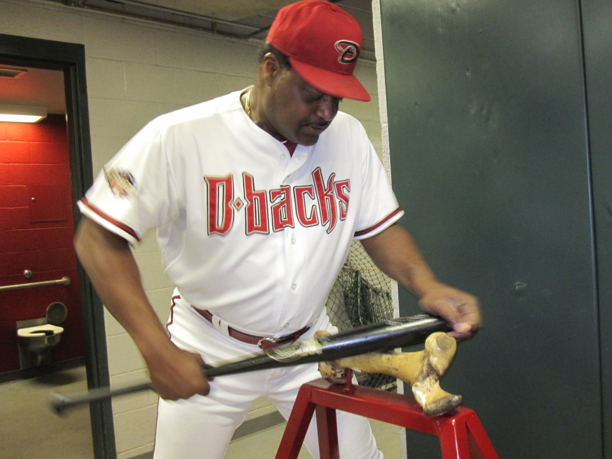 Don Baylor boning the bat