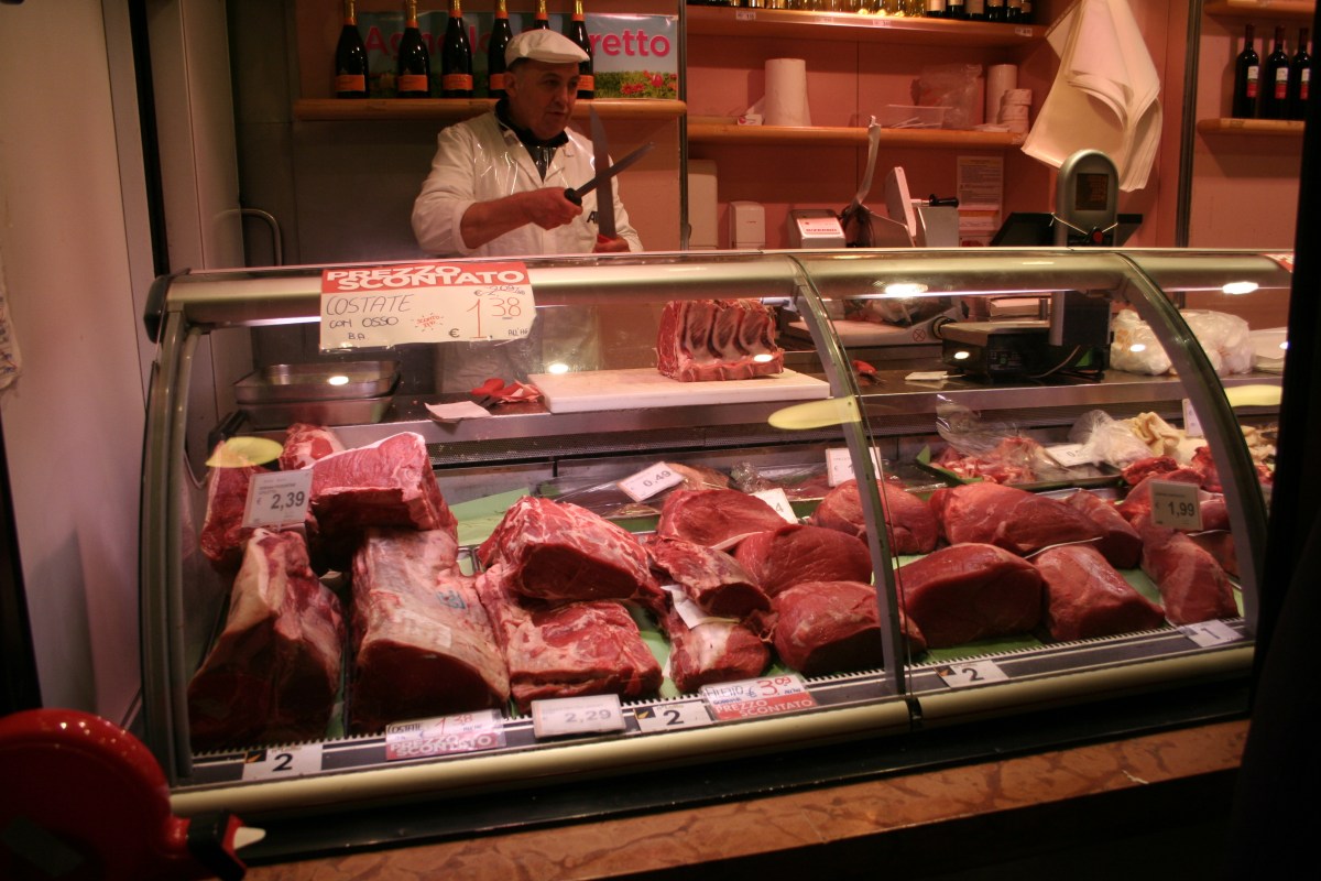 Butcher steeling knife